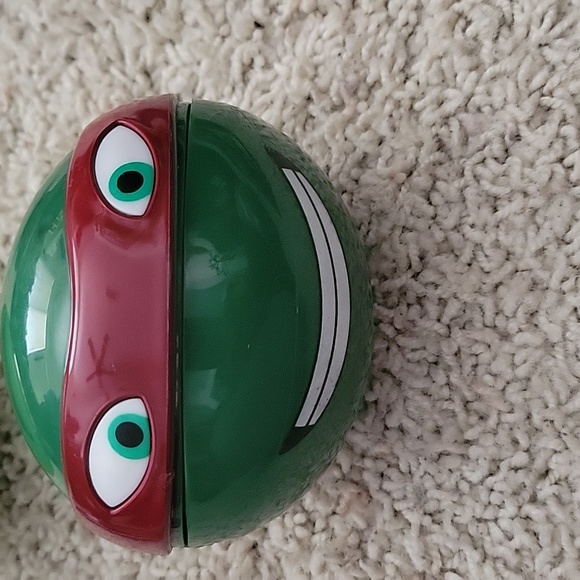 Ninja Turtle Metal Lunch box with sandwiche box, 3 snack holders and 2 puzzles. - Picture 10 of 11